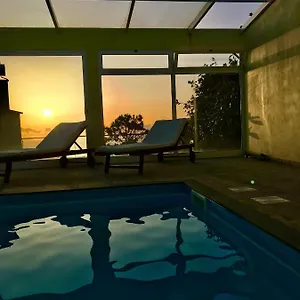 Casa Da Relva Com Piscina Aquecida Interna Apartamento Arco da Calheta (Madeira)